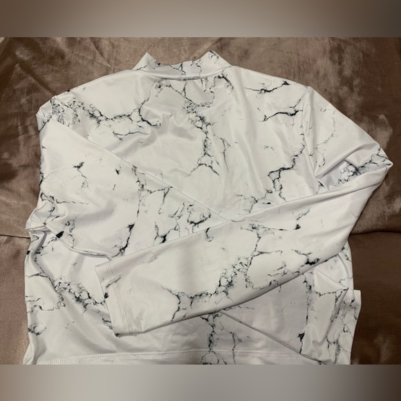 Buffbunny long sleeve marble crop top! - Picture 3 of 5